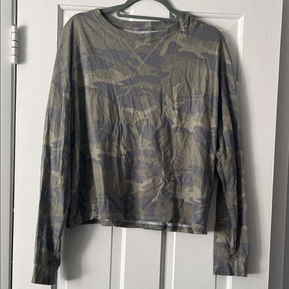 Abercrombie & Fitch Camouflage Long Sleeve Tee